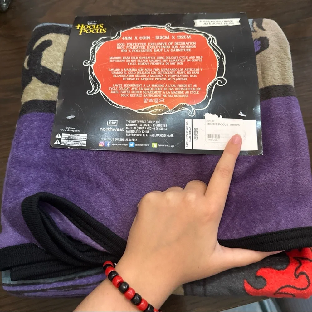 NEW Disney Hocus Pocus Soft Throw Blanket Horror Halloween
